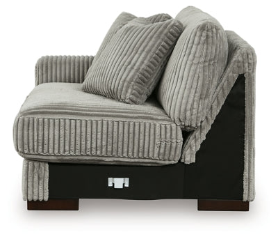 Lindyn Sectional with Chaise