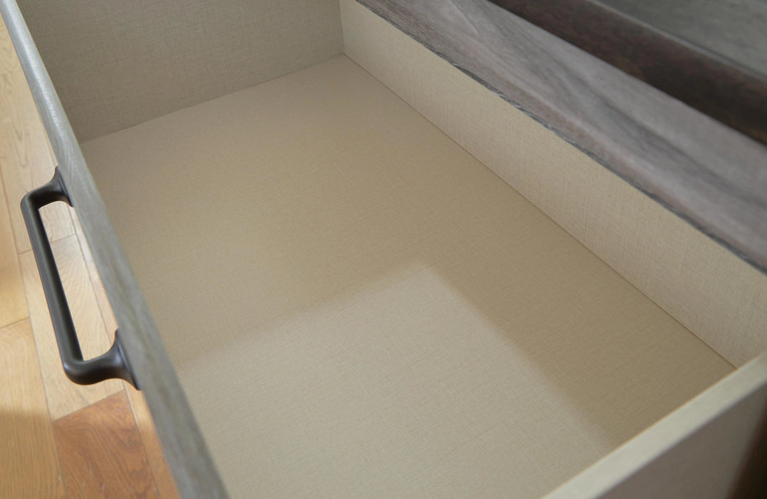 Bronyan Dresser